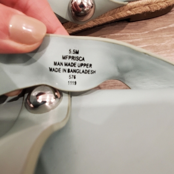 NEW Marc Fisher Prisca Ball-studded Espadrille Sandals - Picture 7 of 7